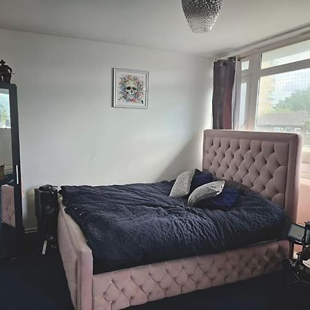 Double Private Room With Shared Bathroom Facilities Londres Exterior foto